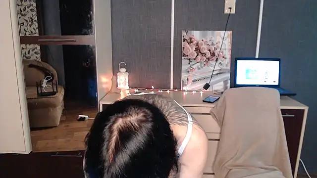 AmoraLuv webcam
