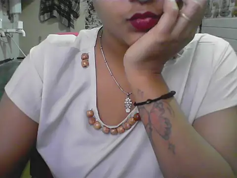 LovingPihu webcam