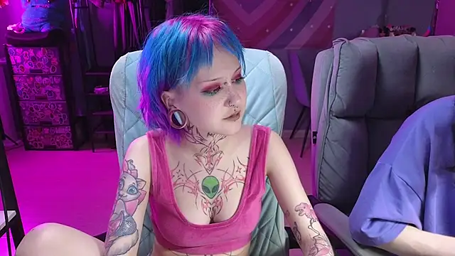 L_oly live cam on StripChat