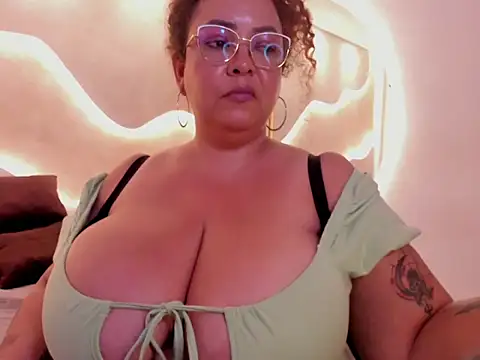MaraaSweett live cam on StripChat
