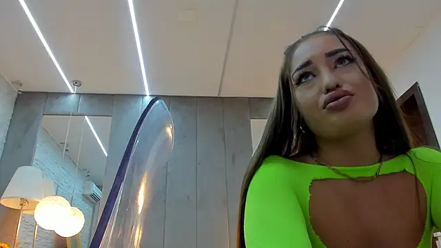 EmeraldKatt live cam on StripChat