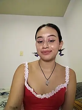 L0lita_Emi12 live cam on StripChat