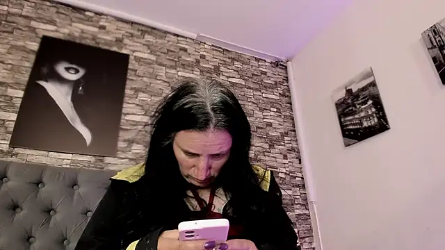 CloeMature live cam on StripChat