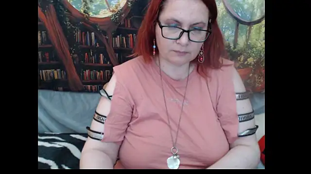 PlayfullMature webcam
