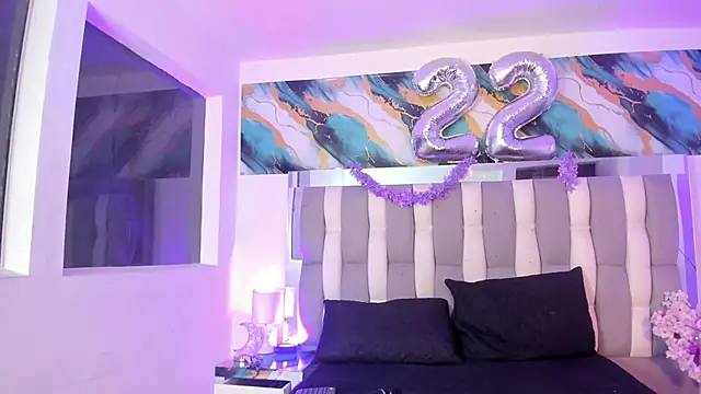 IsaDiiaz live cam on StripChat