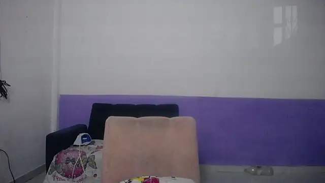 sirena_15 live cam on StripChat