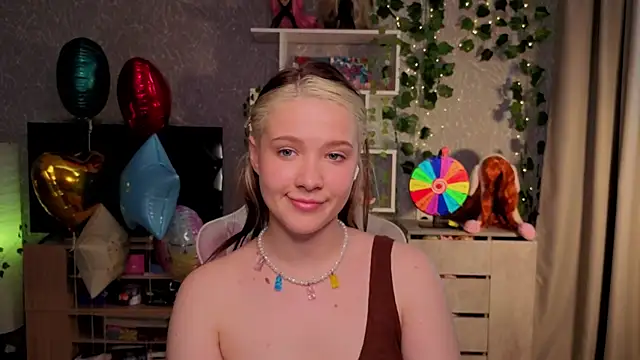 luna_cross webcam