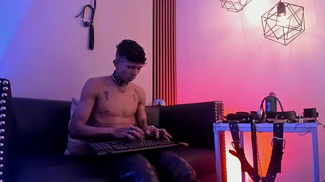 Maximoking26 webcam