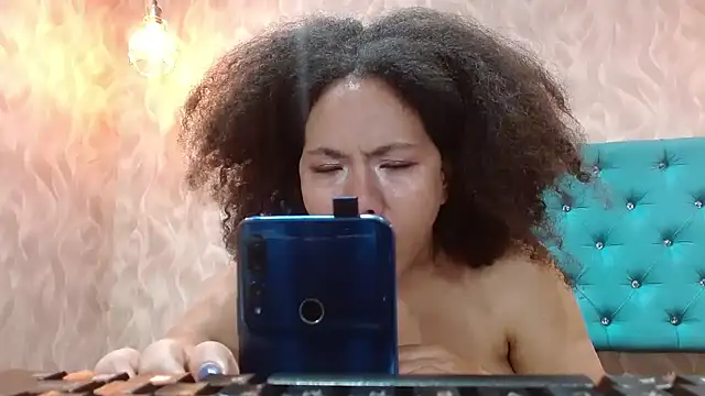 KeniaLovex live cam on StripChat