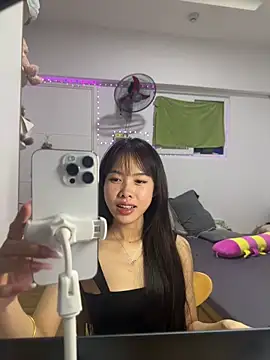 Lov3lily webcam