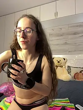 MartiniiSelenna live cam on StripChat