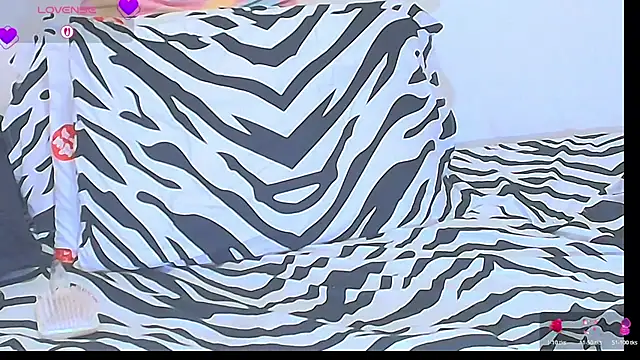 Veronica_Milf1 live cam on StripChat