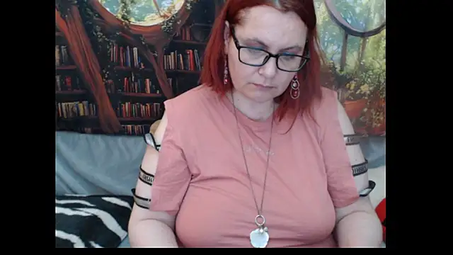 PlayfullMature webcam