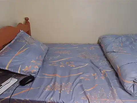 Luna_en_Gee webcam