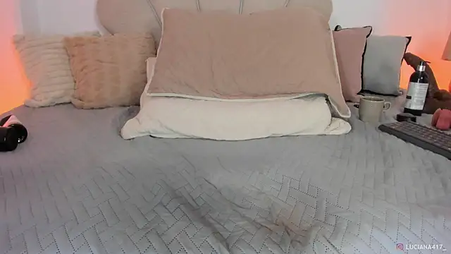 _luuciana_ webcam