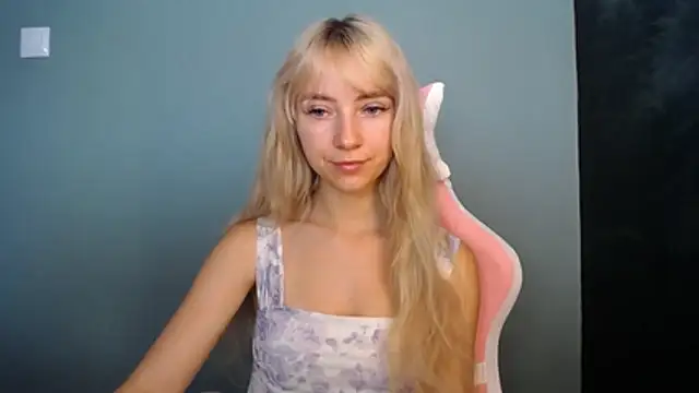 LuciaYoung webcam