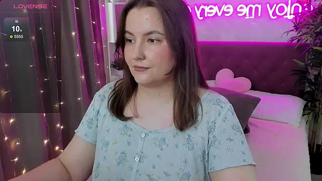 FeralPeach webcam