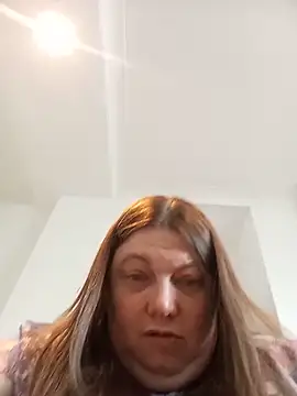hothornyemmax - HotHornyEmmaX's free webcam - UK Sex Cams
