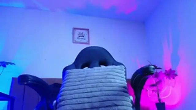 Nikkenyx live cam on StripChat