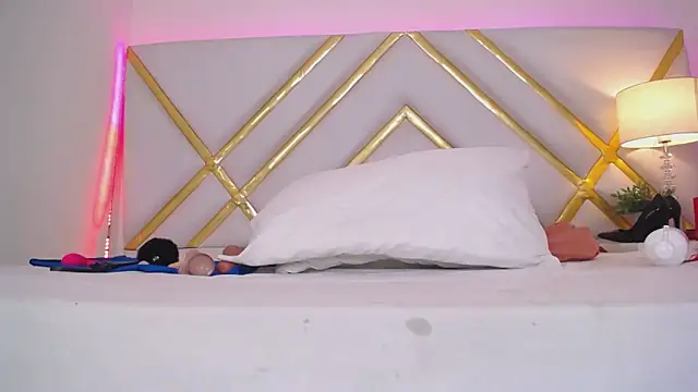 laila_stilwiills webcam