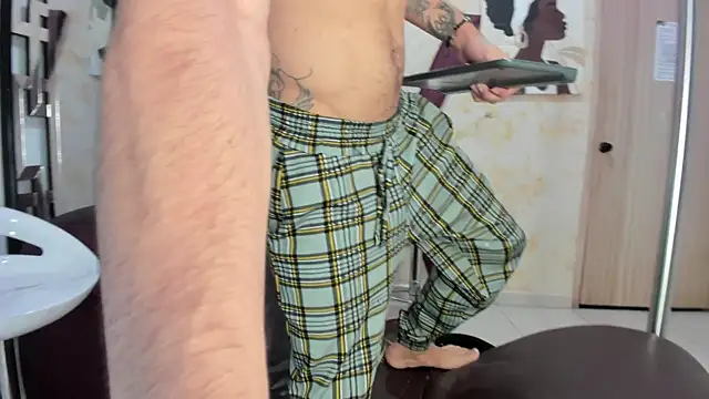 YOUNG_GUYS1 webcam