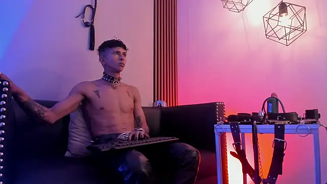 Maximoking26 webcam