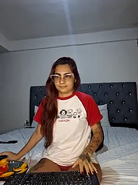 LittleAli0311 webcam