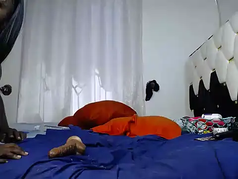 KinkQueenLove webcam