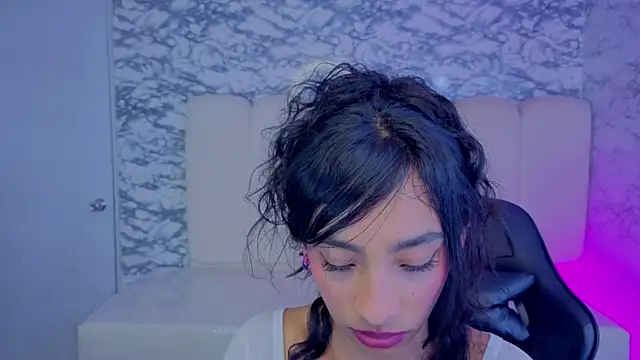 Adarasuri_v webcam