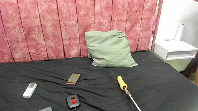 Lewins78 live cam on StripChat