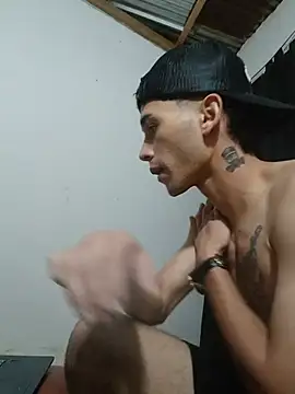 Twink_latin_tatted webcam