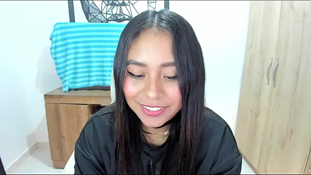 Ciara8 live cam on StripChat