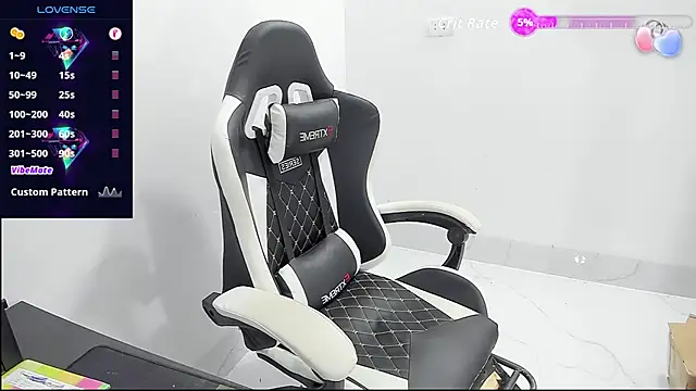 Naughty___asian webcam