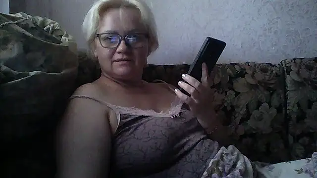 Mayya4321 live cam on StripChat