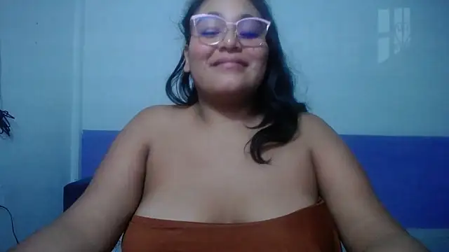 sirena_15 live cam on StripChat