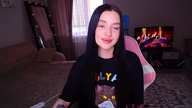 yoursLina live cam on StripChat
