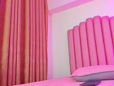 Lana_fox01 live sex cam