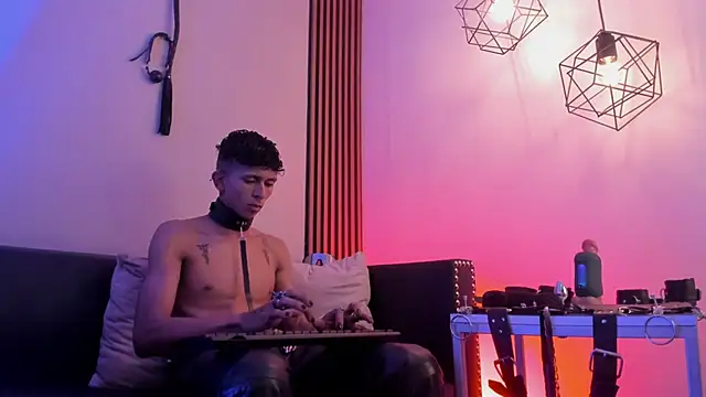 Maximoking26 webcam