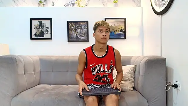 GOLD_BOYS live cam on StripChat
