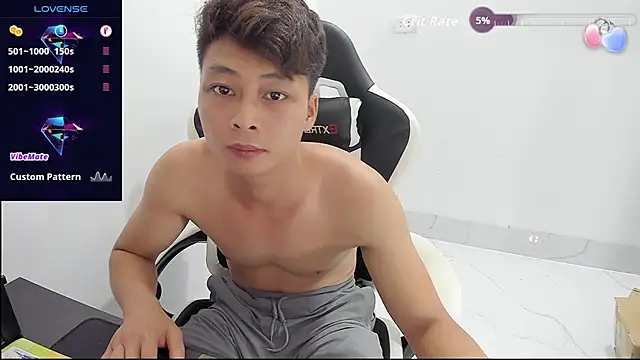 Naughty___asian live cam on StripChat