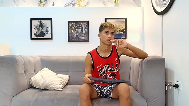 GOLD_BOYS live cam on StripChat