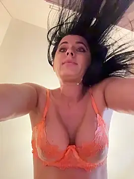 Hotmomcheckk_ webcam