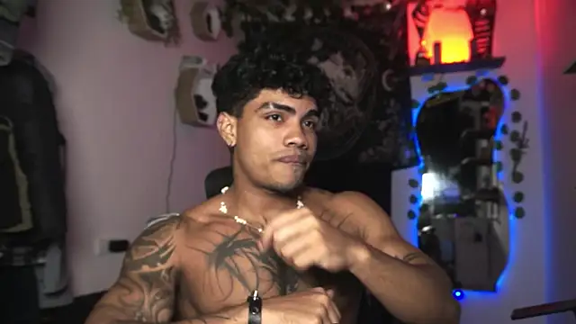Young_laroi webcam
