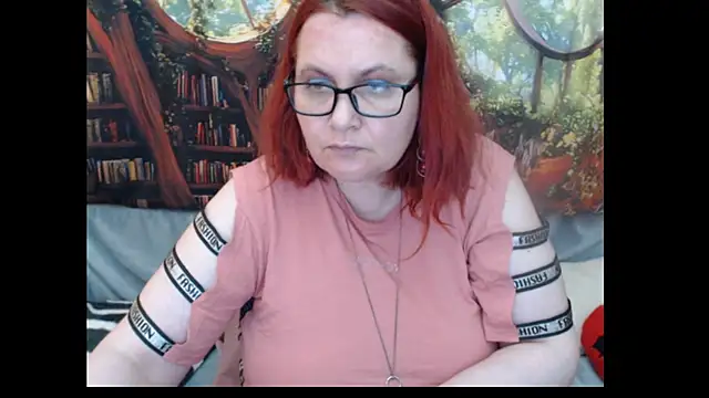 PlayfullMature webcam