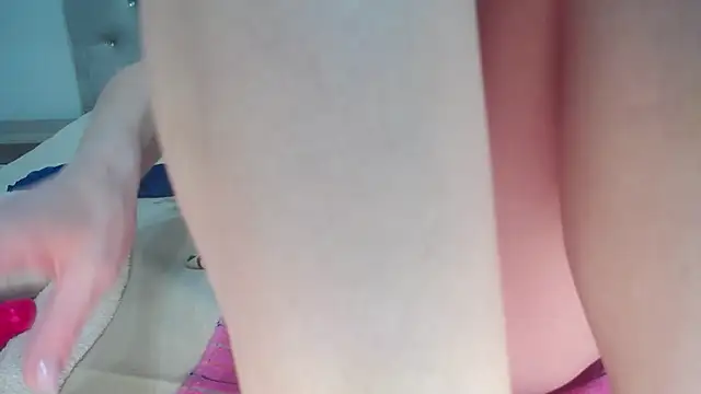 CandySquirts webcam