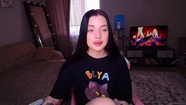 yoursLina webcam