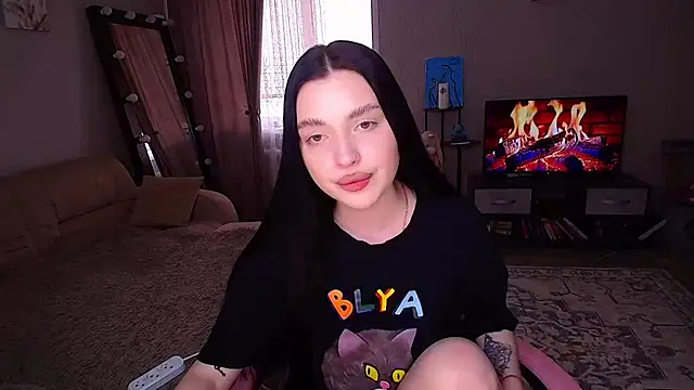 yoursLina webcam