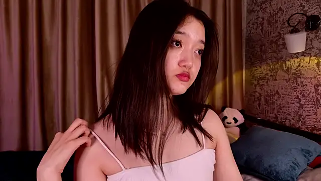 FreyaRaya live cam on StripChat