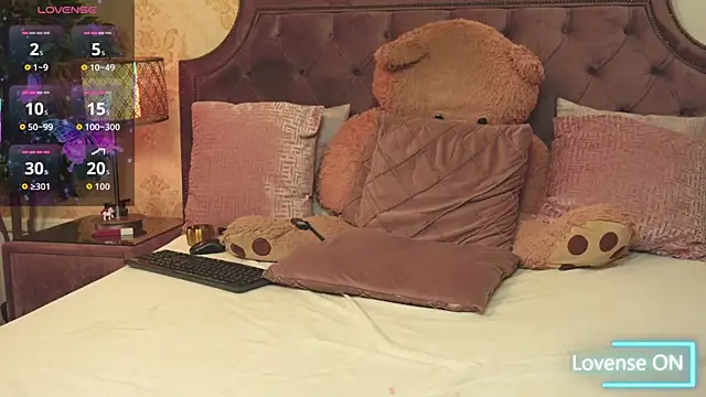 JaneDevine live cam on StripChat