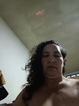Luna_Naughty1 live cam on StripChat